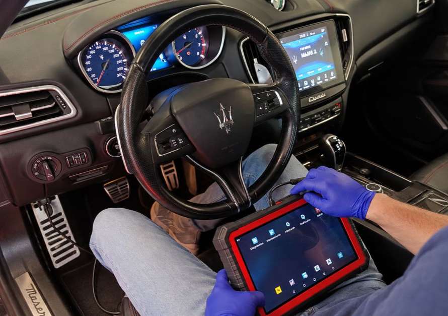Qué puede descubrir una diagnosis electrónica antes de comprar un coche en Madrid